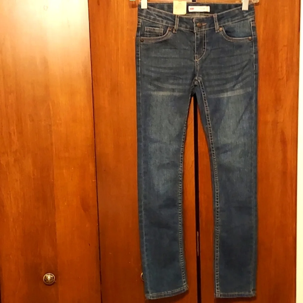Levi's 711 Skinny Jeans